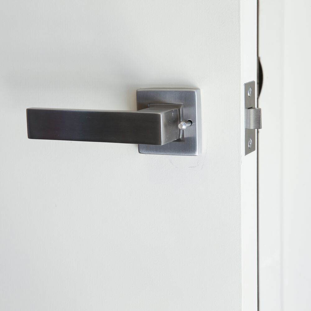 zara-bold-door-lever-handle