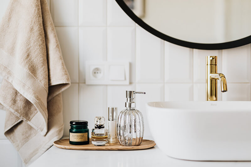 Bathroom Clutter organise your bathroom